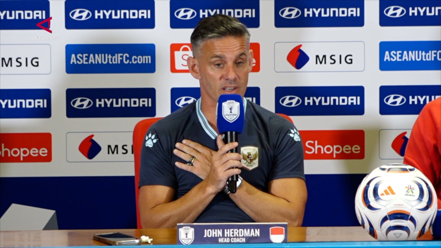 SANS_JOHN-HERDMAN-TUNGGU-HASIL-PEMERIKSAAN-MARSELINO-JELANG-JAMU-VIETNAM