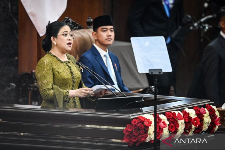 ketua-dpr-puan-maharani-berpidato-pada-rapat-paripurna-2840983