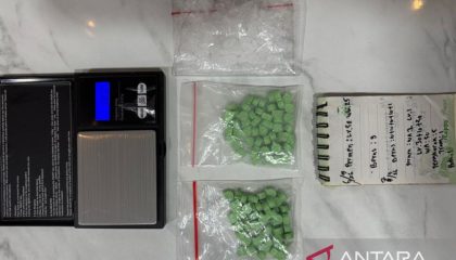 1000872873