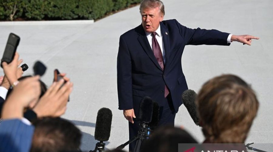 AA-20261002-42637838-42637836-US_PRESIDENT_TRUMP_SPEAKS_TO_MEDIA_BEFORE_BOARDING_MARINE_ONE