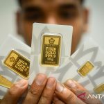 Harga-emas-Antam-turun-290726-RIV-3