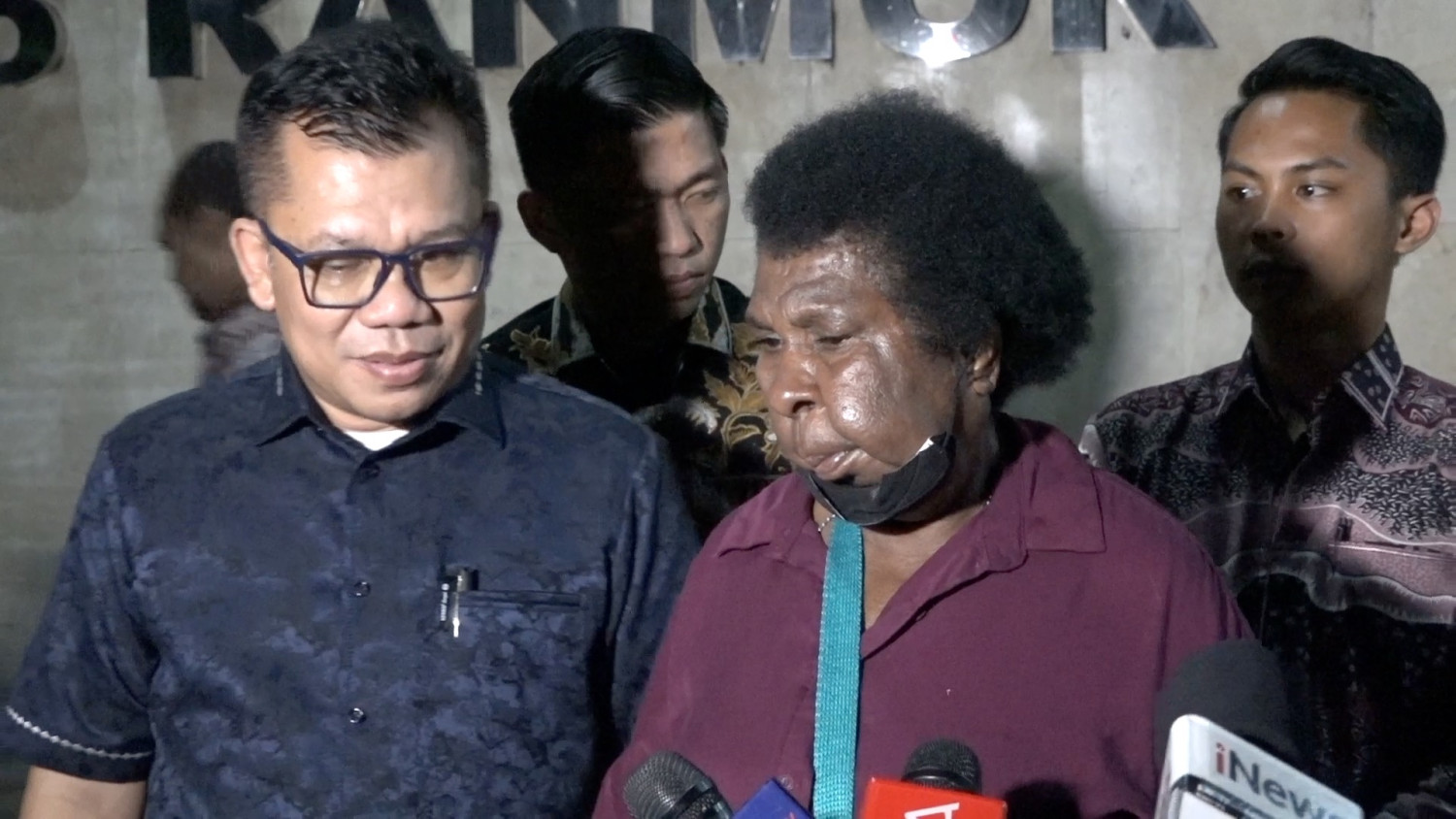 MAMA-SINTA-KONSULTASI-LAPORAN-FILM-PESTA-BABI-KE-POLDA-METRO-JAYA