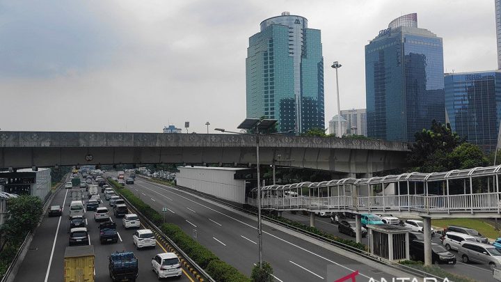 BMKG prakirakan Jakarta berawan pada Senin pagi hingga siang