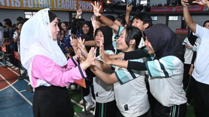 Solving Problems: Anggota DPR fasilitasi talenta muda Trenggalek lewat ajang futsal