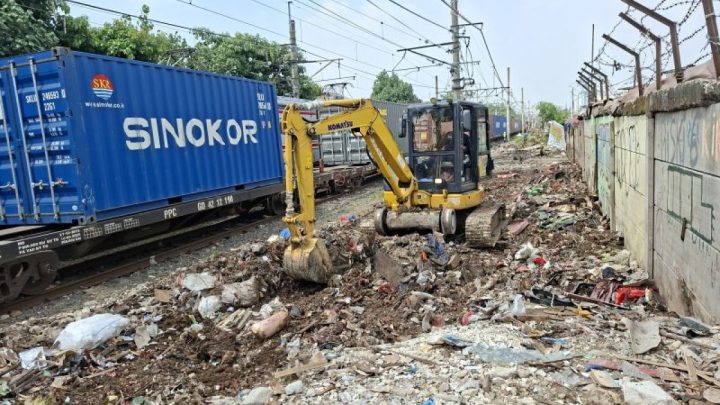 Solving Problems: DKI kemarin, pertandingan tinju hingga KAI bongkar bangunan liar