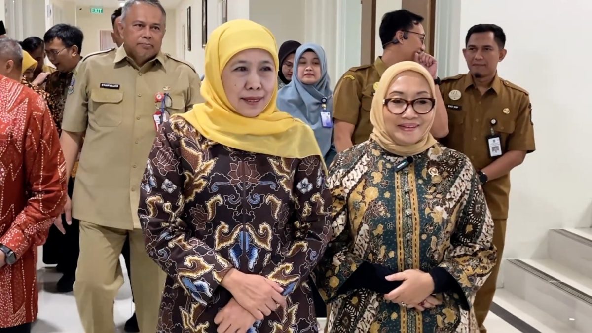 AB_GUBERNUR-JATIM-TINJAU-FASILITAS-LAYANAN-PREMIUM-DI-RSSA-MALANG