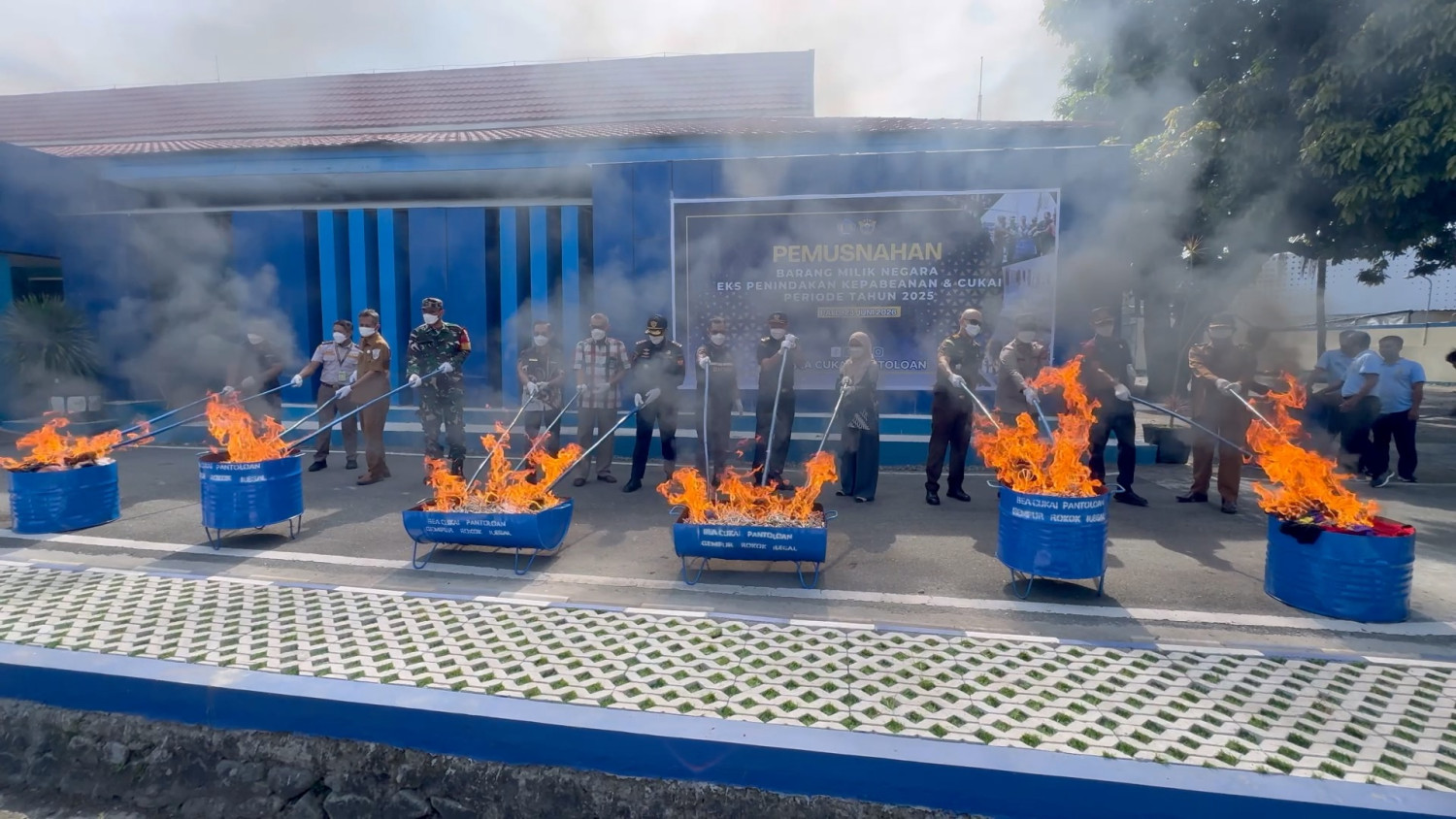 BEA-CUKAI-PANTOLOAN-MUSNAHKAN-BARANG-ILEGAL-SENILAI-RP7-85-MILIAR