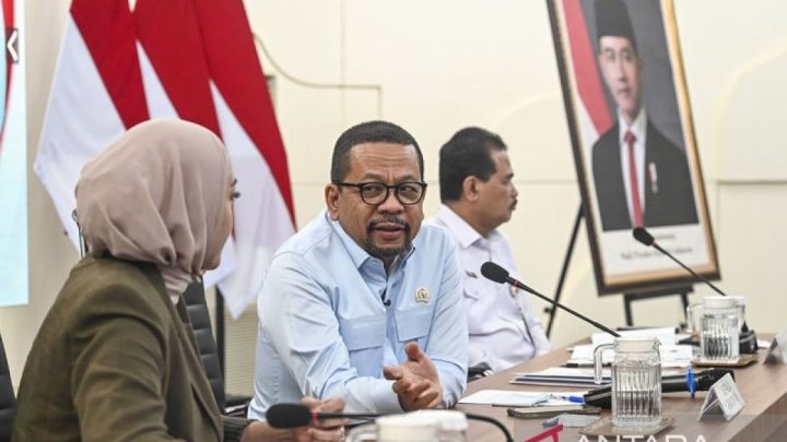 Key Strategy: Kemarin, stimulus tarif transportasi hingga Prabowo batal ke Rusia