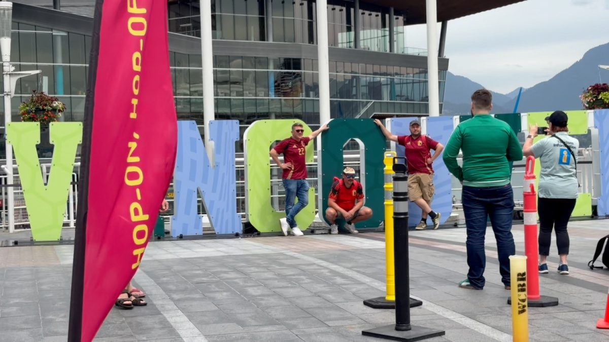 CANADA-PLACE-TITIK-KUMPUL-PENGGILA-BOLA-PADA-PIALA-DUNIA-DI-VANCOUVER