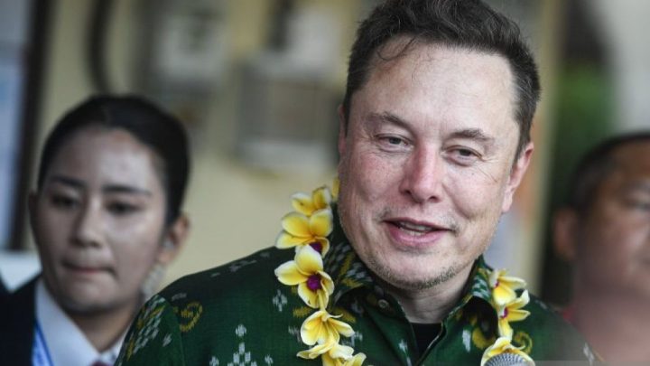 Elon Musk jadi triliuner pertama di dunia setelah IPO SpaceX