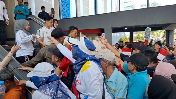Keluhan kupon warnai jalan sehat – Pemprov Jatim batalkan doorprize