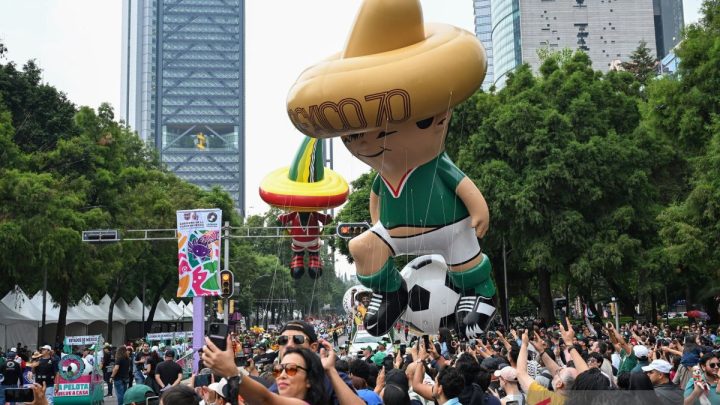 Parade Piala Dunia 2026 hadirkan nuansa nostalgia dan tradisi di Meksiko