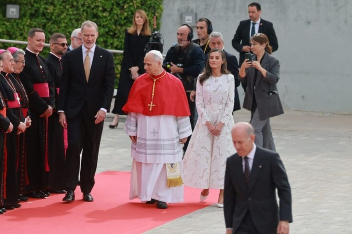 Paus-Leo-XIV-di-Spanyol