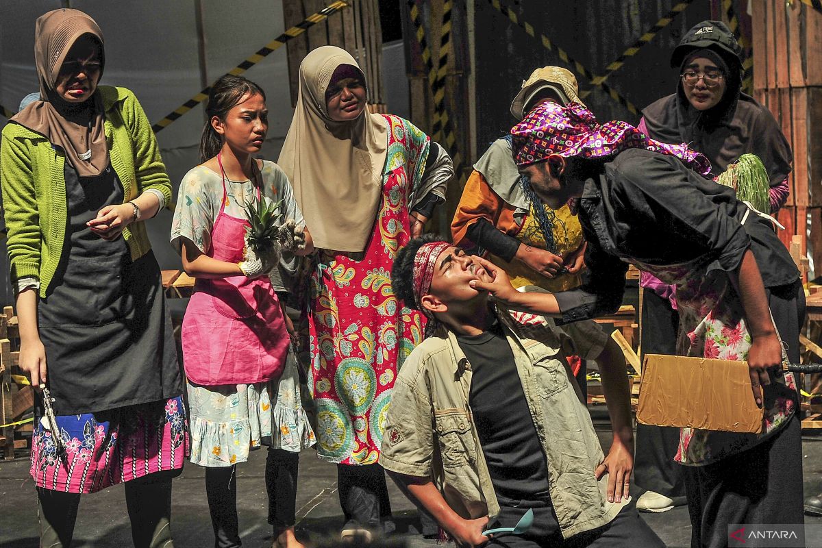 Pementasan-program-pelatihan-teater-untuk-pelajar-270626-ws-5-copy