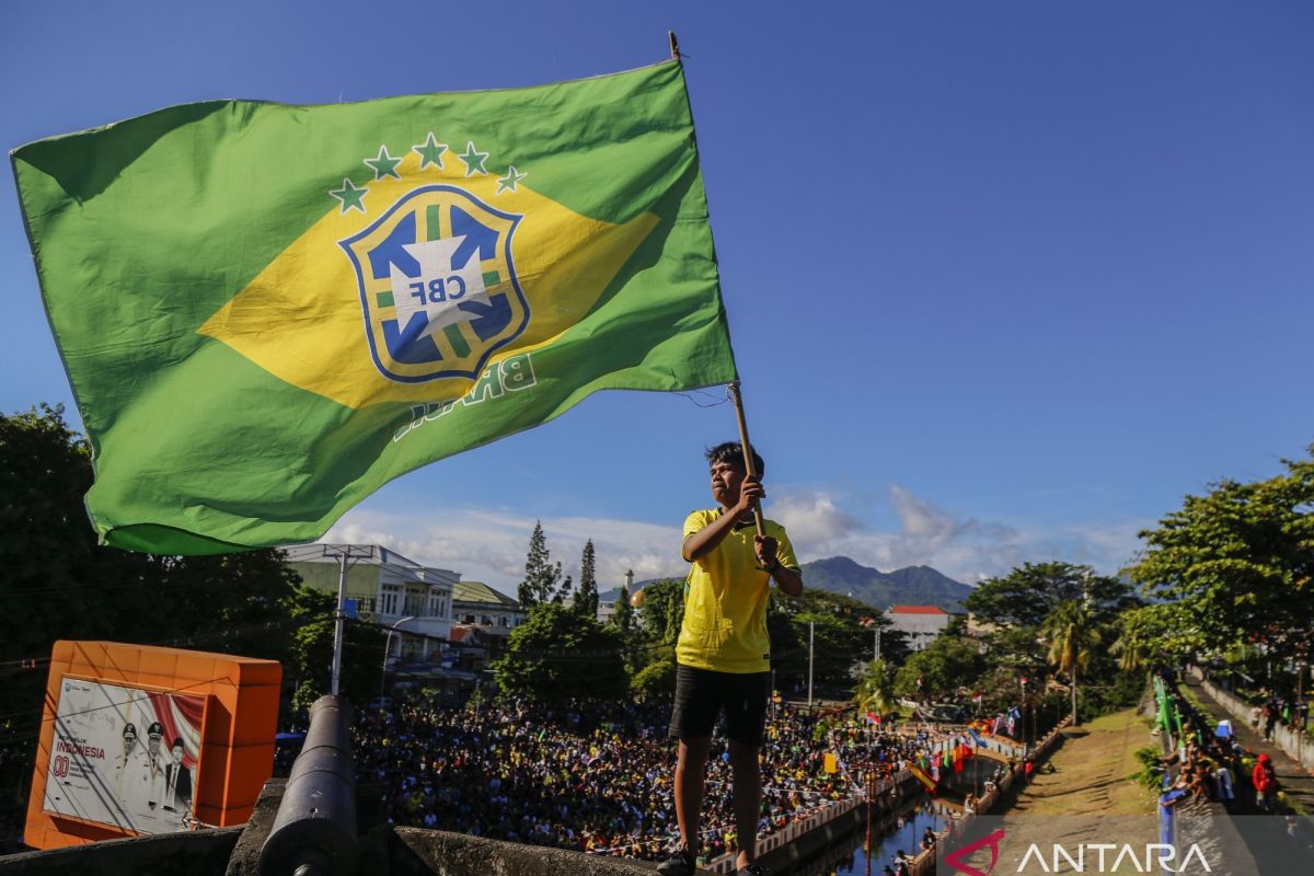Pendukung-Fanatik-Brasil-nonton-bareng-Piala-Dunia-di-Ternate-014062026-ans-1A
