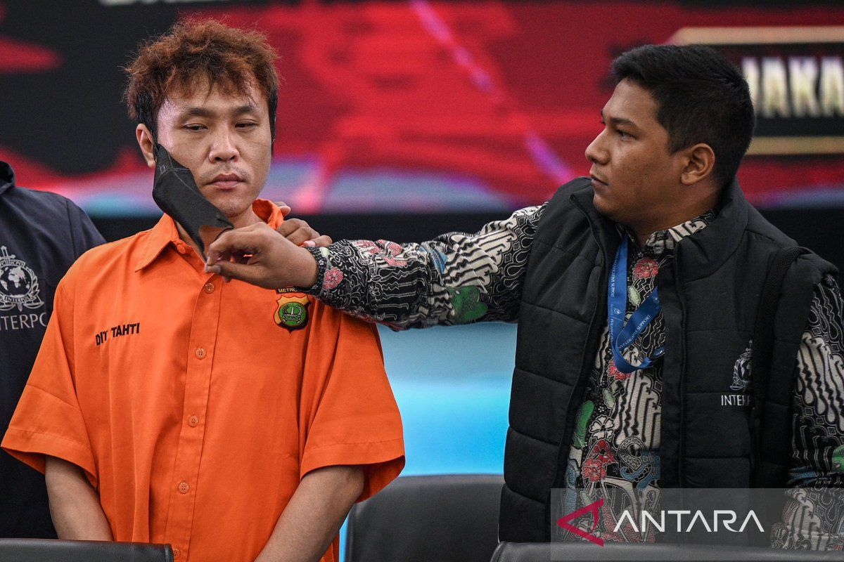 Polri-tangkap-buronan-Interpol-Beijing-Zheng-Rongjing-260626-fzn-2
