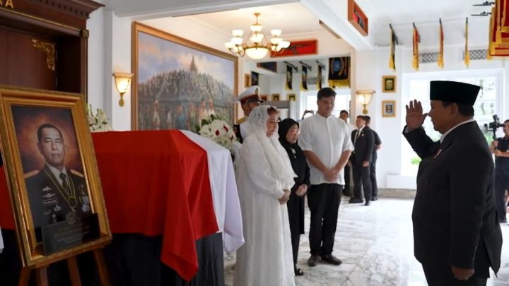 Important Visit: Presiden beri penghormatan terakhir untuk Ryamizard Ryacudu