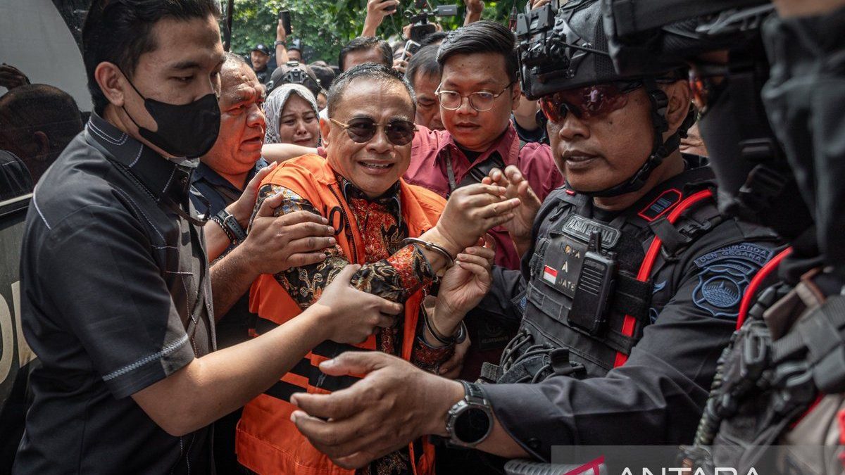 Bupati nonaktif Pati Sudewo jalani sidang dakwaan kasus suap dan gratifikasi di Semarang