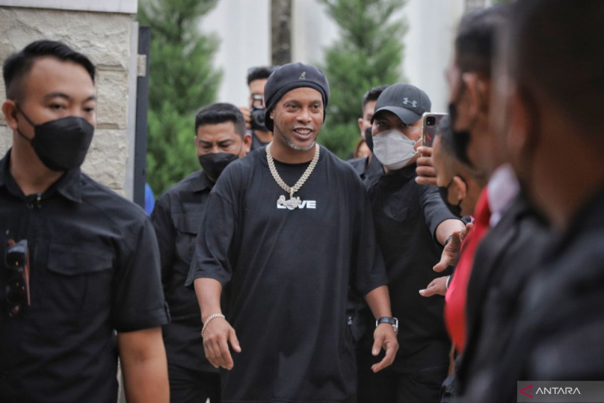 antarafoto-coaching-clinic-ronaldinho-260622-rh-1