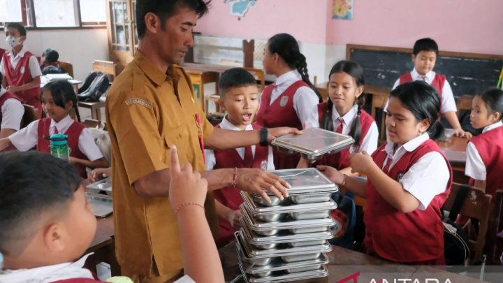 Latest Program: Ekonomi kemarin, aturan “finfluencer” hingga tata kelola MBG