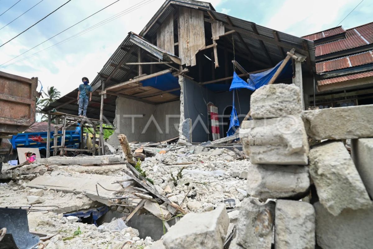 dampak-gempa-bumi-m67-di-sigi-1o60s-dom