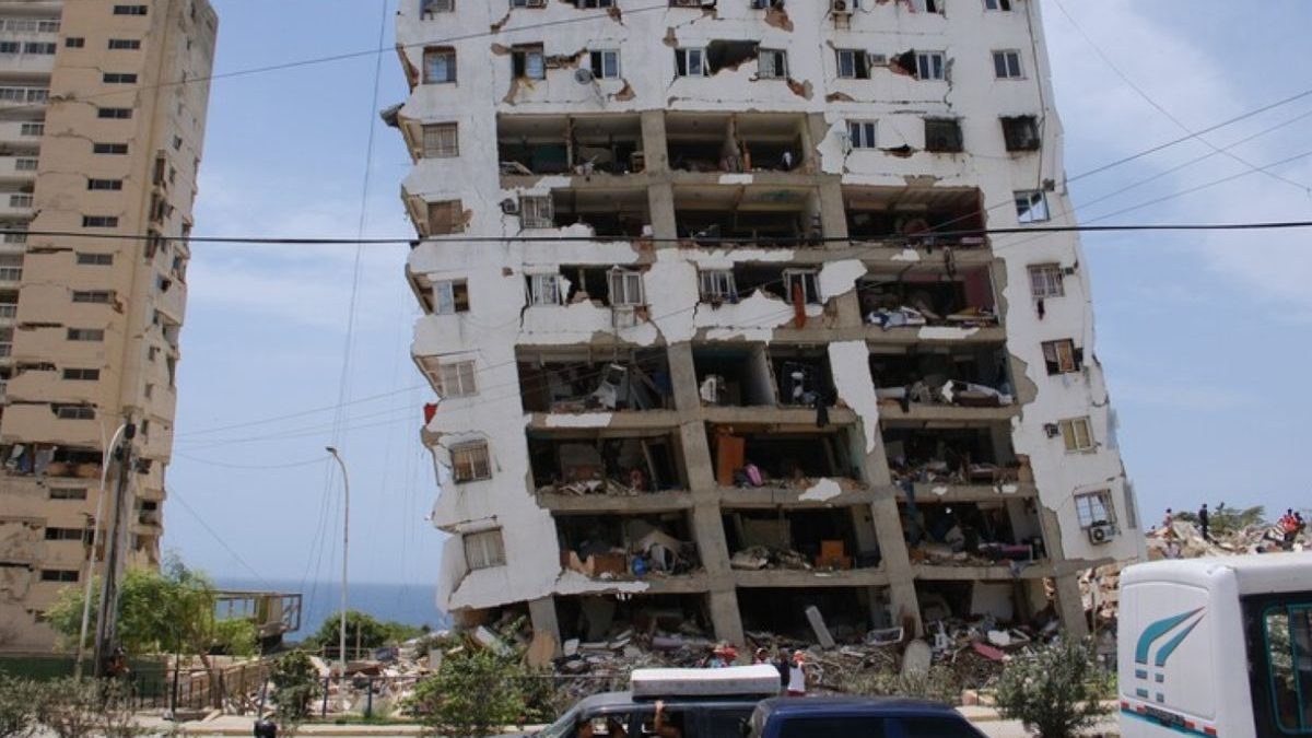gedung-di-Caracas-setelah-gempa-Venezuela