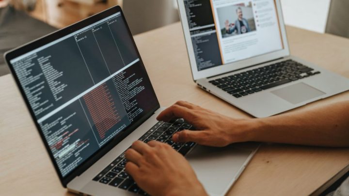 Facing Challenges: Waspadai tanda-tanda masalah akibat mengetik terlalu lama