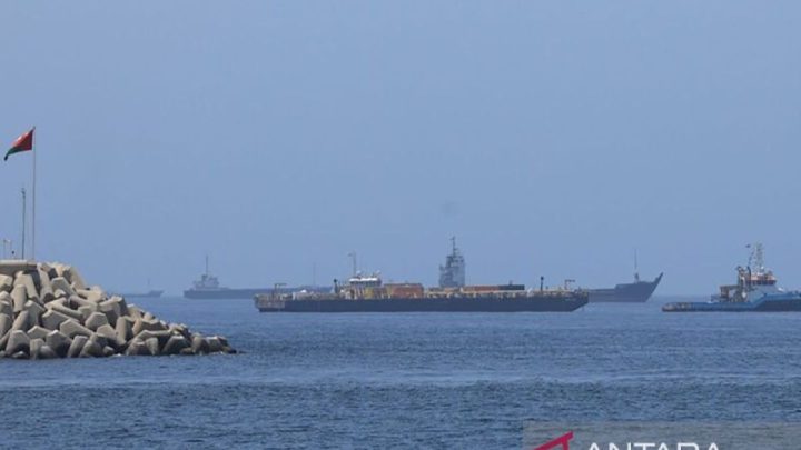 Key Discussion: Lalu lintas Selat Hormuz lancar meski ada serangan pada kapal