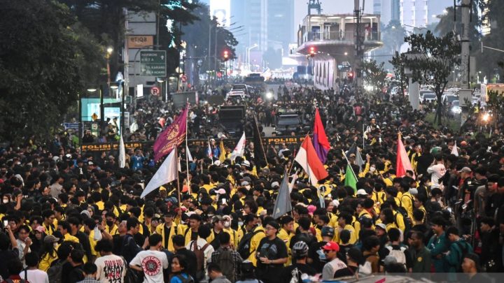 Meeting Results: DKI kemarin, demo berakhir kondusif hingga kebakaran di Kalideres