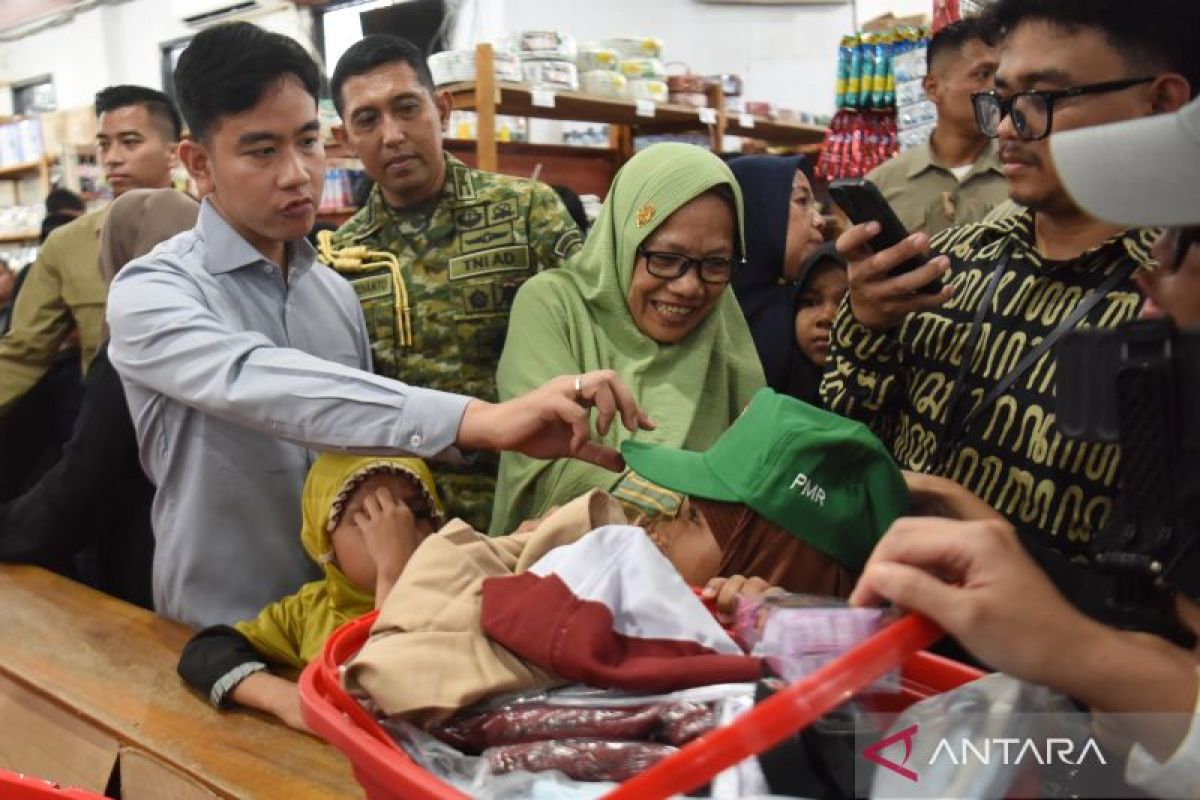 wapres-ajak-anak-panti-asuhan-belanja-kebutuhan-sekolah-2808548