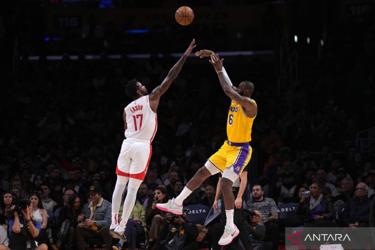 2023-01-17T065050Z_2072364717_MT1USATODAY19804323_RTRMADP_3_NBA-HOUSTON-ROCKETS-AT-LOS-ANGELES-LAKERS