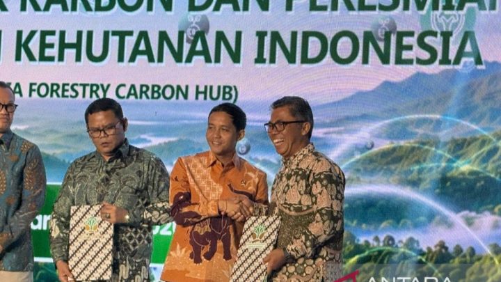 Latest Program: Lanskap Bujang Raba terima SK pengelolaan karbon berbasis masyarakat