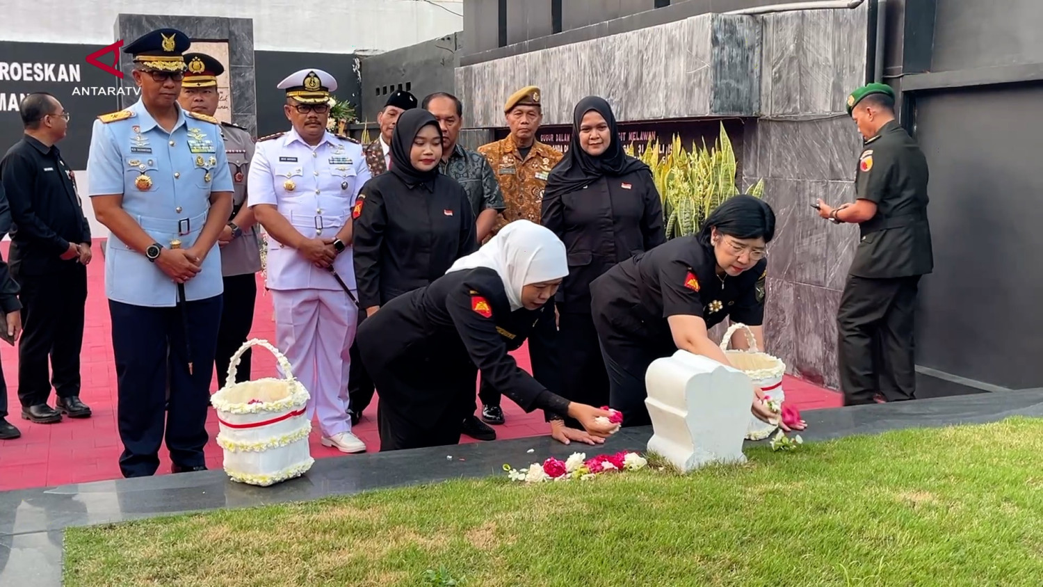 AYM_GUBERNUR-KHOFIFAH-AJAK-GENERASI-MUDA