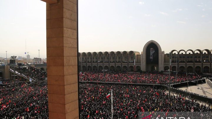 Important Visit: Ribuan orang berkumpul di Teheran untuk pemakaman Ali Khamenei