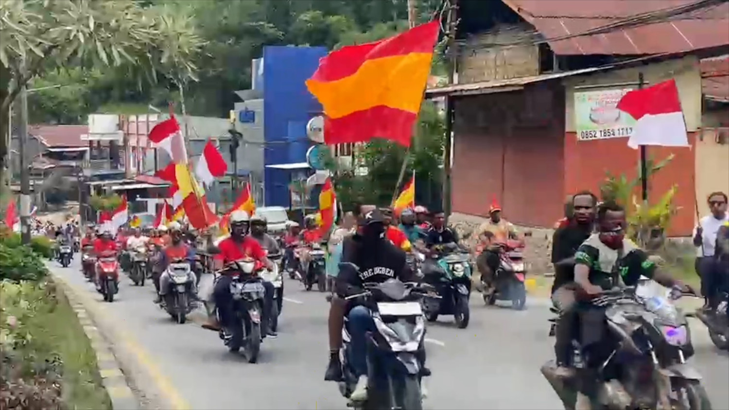 KONVOI-MERAH-PUTIH-SEMARAK-PIALA-DUNIA-DI-JAYAPURA