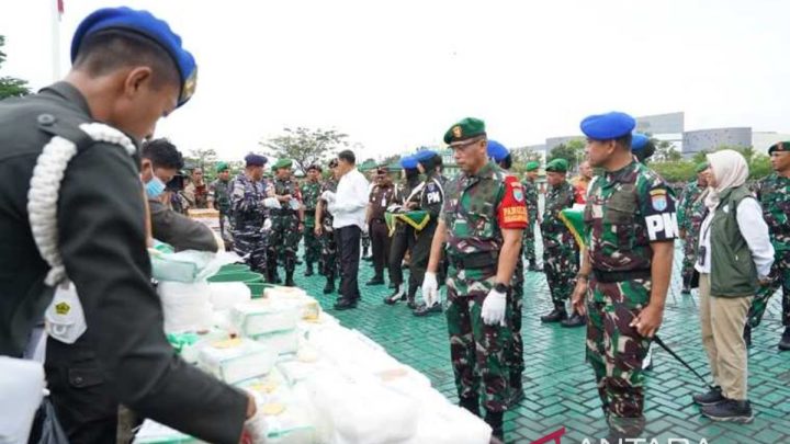Facing Challenges: Kodam Tanjungpura musnahkan barang bukti operasi satgas pamtas