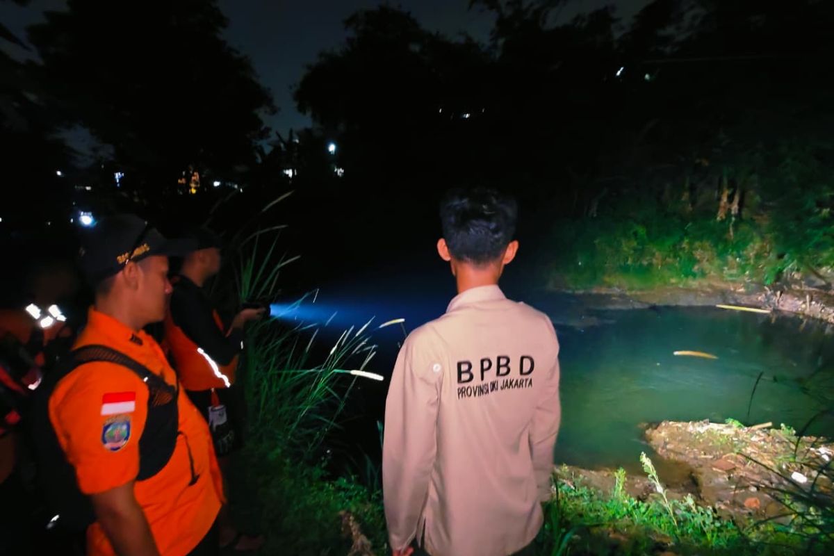 c76dbe95-4603-4f08-8e1d-55d884d13e75