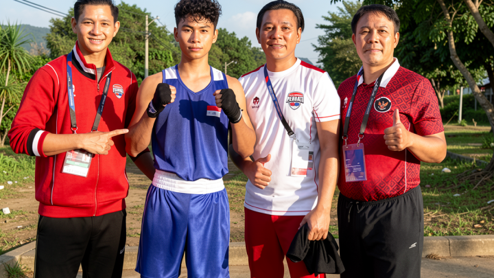 Joshua dan Victor atasi lawan untuk melaju ke semifinal Asian Boxing