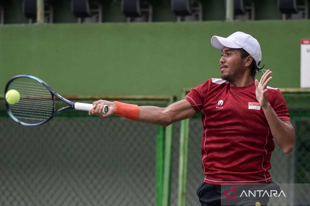 latihan-tim-tenis-putra-indonesia-jelang-babak-play-off-piala-davis-2721078