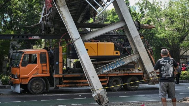 Populer – DKI rugi miliaran karena JPO dan ledakan di MAN 3 Padang