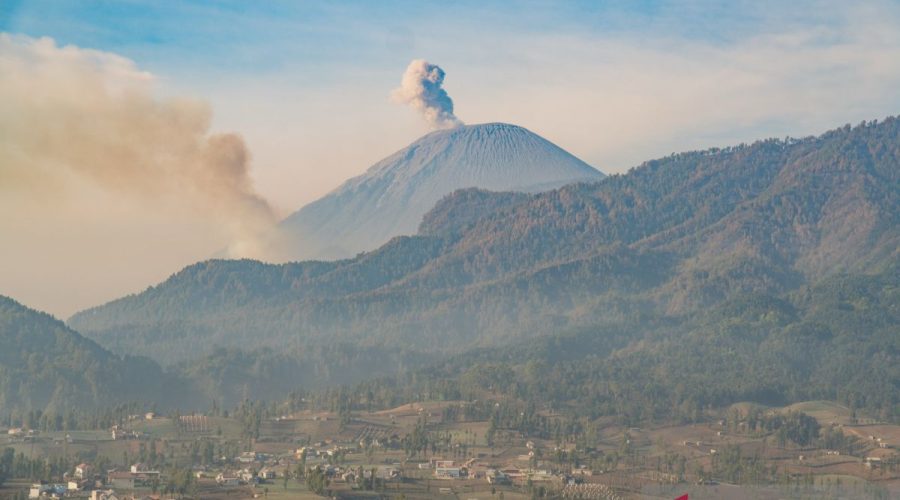 aktivitas-vulkanik-gunung-semeru-2859821
